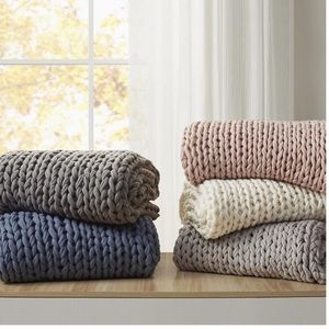 chunky double knit blanket